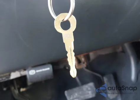 2001 Chevrolet Silverado 1500 Lt from USA, damaged, VIN 1GCEK19T41E108564